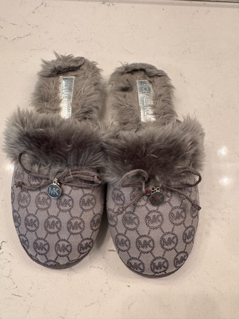 Michael Kors Women’s Gray Faux-Fur Logo Slip-On Slippers